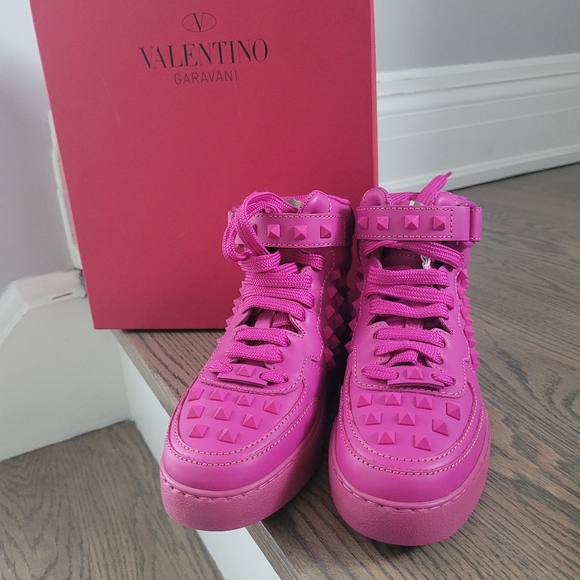 Valentino Garavani Women's Rockstud Sneakers Fuschia 35 - Picture 2 of 6